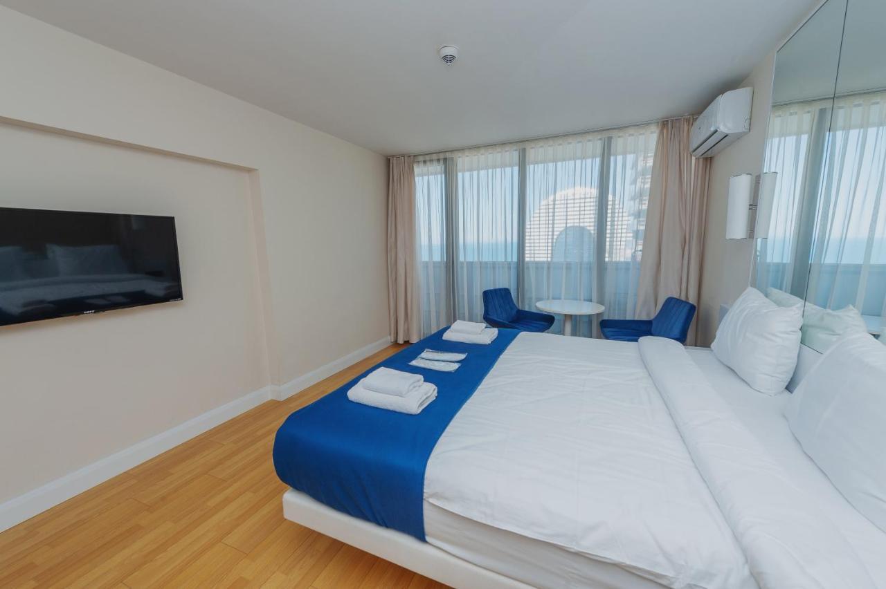 Orbi City Luxury Towers Aparthotel Batumi Exterior photo