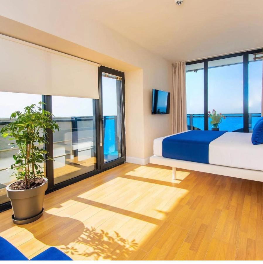Orbi City Luxury Towers Aparthotel Batumi Exterior photo
