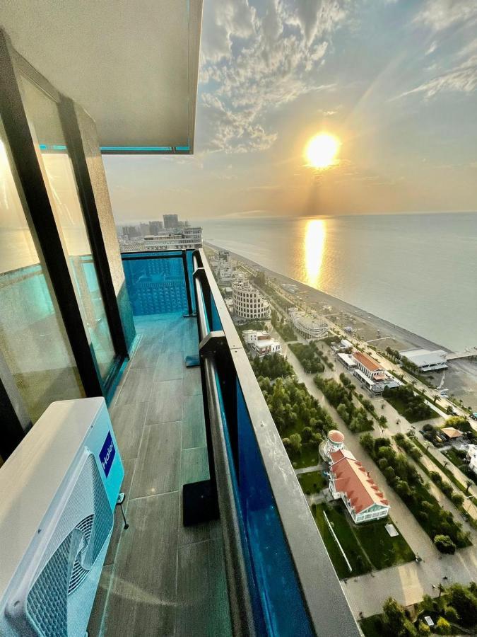 Orbi City Luxury Towers Aparthotel Batumi Exterior photo