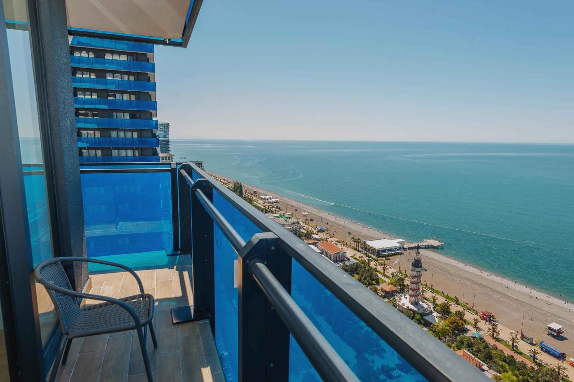 Orbi City Luxury Towers Aparthotel Batumi Exterior photo