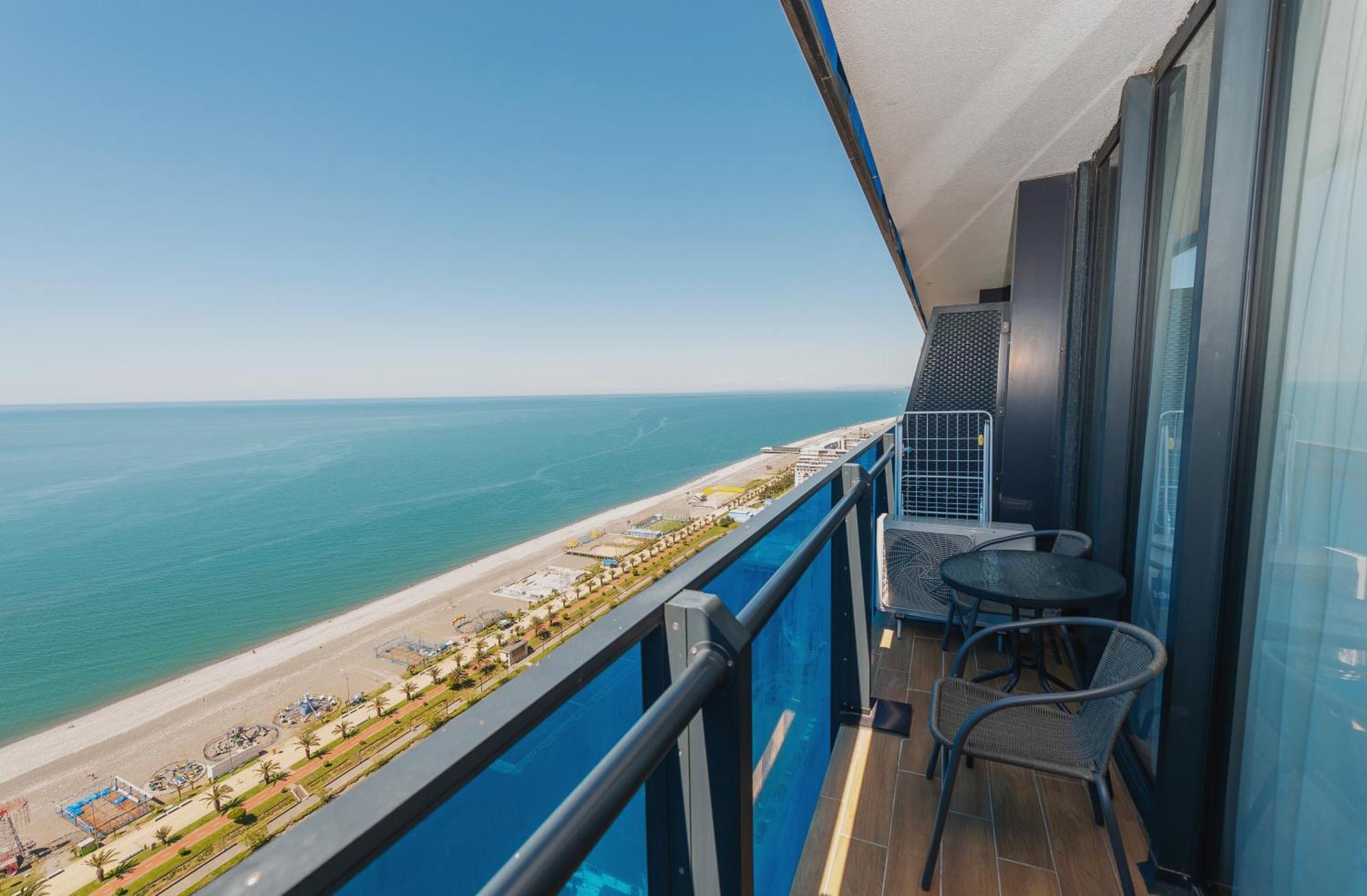 Orbi City Luxury Towers Aparthotel Batumi Exterior photo